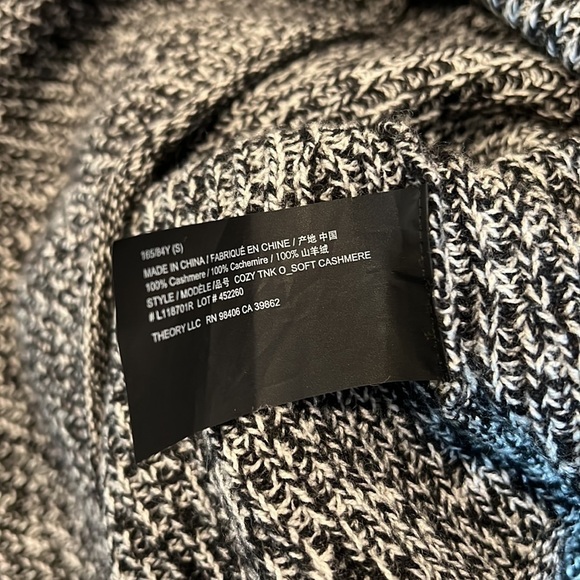 Theory Oversized 100% Cashmere Turtleneck Size S - Picture 9 of 9